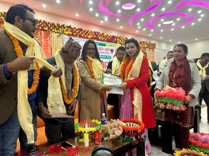 नायिका एलिजा गौतम नागरिक उन्मुक्ति पार्टीमा प्रवेश